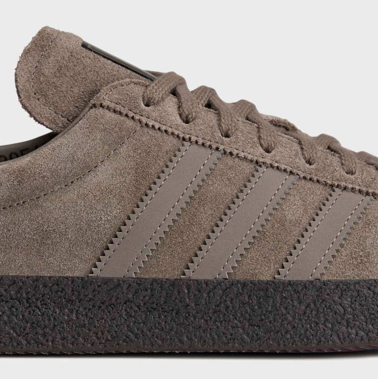adidas Low-Top Sneakers - Taupe & Black Textured Sole