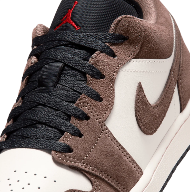 Nike Air Low-Top Sneakers - Mocha Brown & Cream with Black Sole