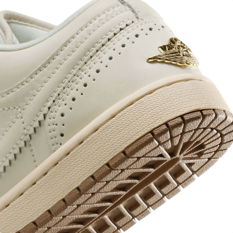 Nike Air Low-Top Sneakers - Ivory & Cream with Tassel and Gum Sole