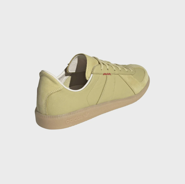 adidas Low-Top Sneakers - Pale Olive & Gum Sole